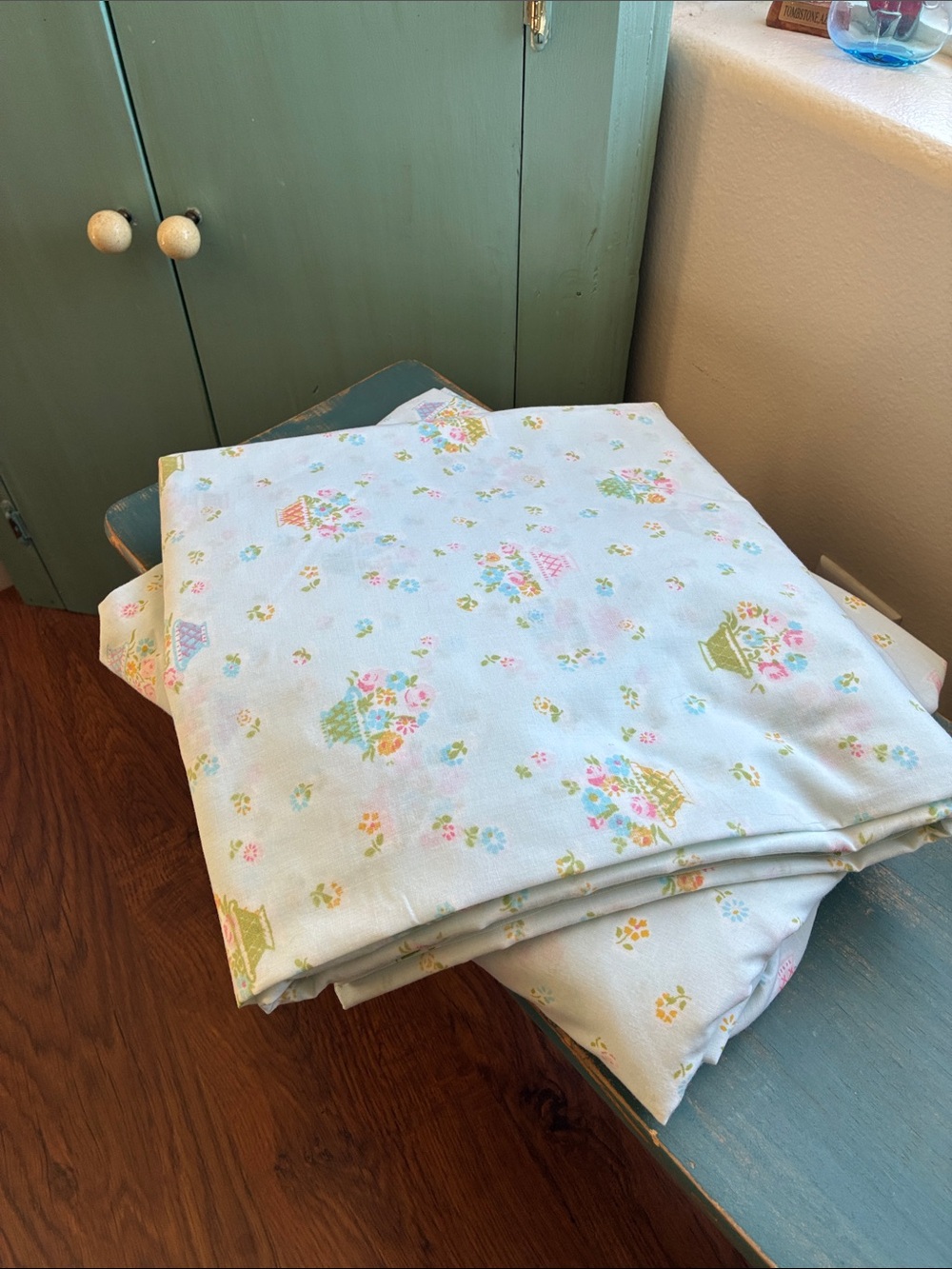 Vintage 70s Pastel Floral Basket Queen Sheet Set